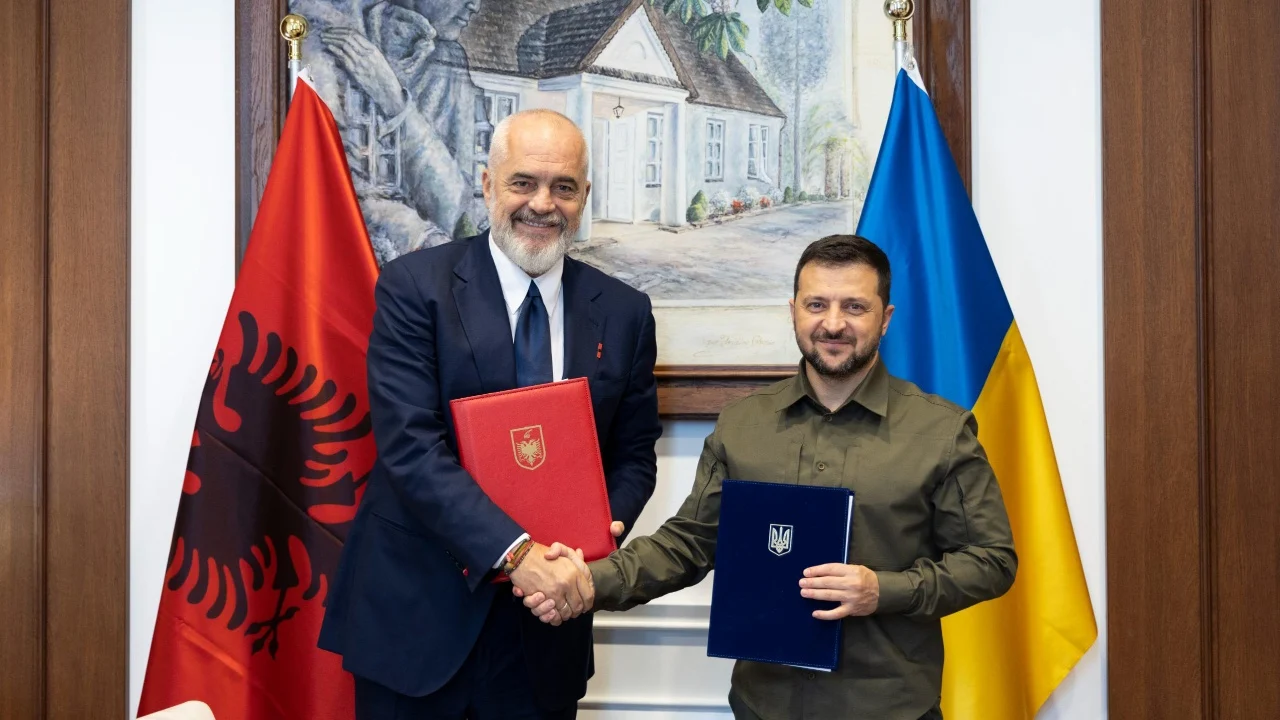 “Ukraina nuk do e njohë kurrë Kosovën”, Rama reagon pas deklaratës së Zelenskyt në Beograd: Nuk llogarisim kush i ka borxh kujt, Kievi është gabim për Prishtinën