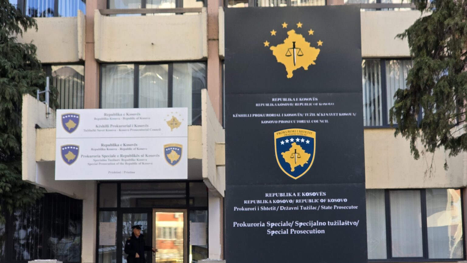 Ishin planifikuar 500 mijë euro, por pagesat arritën mbi 5.3 milionë, aktakuzë ndaj katër zyrtarëve të Ministrisë së Infrastrukturës