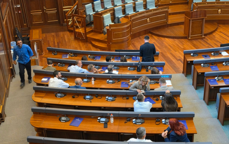 PDK-ja dhe Aleanca në sallë, kërkojnë vazhdimin e seancës për konstituimin e Kuvendit