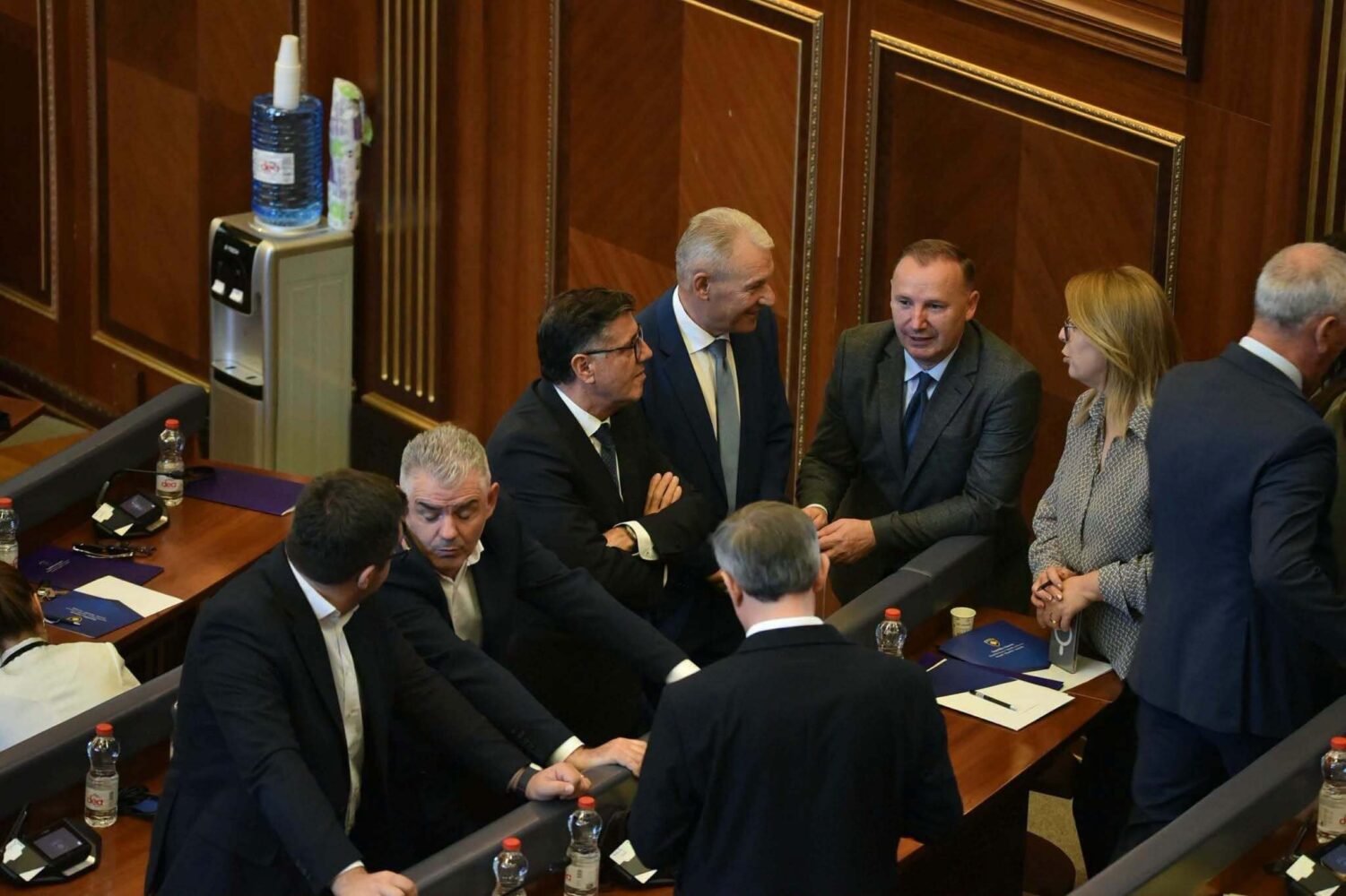 Zemaj: LVV ta thërrasë seancën, provokimi i situatës nuk është në interes të Kosovës