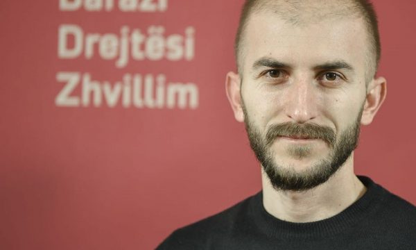 Manxhuka reagon pas raportimeve për takimin e Kurtit me të dyshuarin për spiunazh