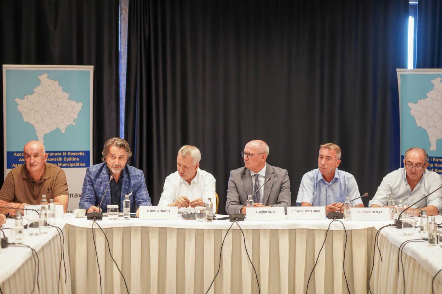 Konfirmohet/ Kryetarët e komunave paralajmërojnë protestë para Qeverisë Kurti në shtator