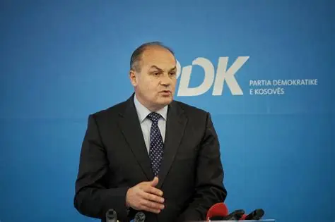 Enver Hoxhaj, Kurtit: Mos e luj kryeministrin, o deputet uzurpues