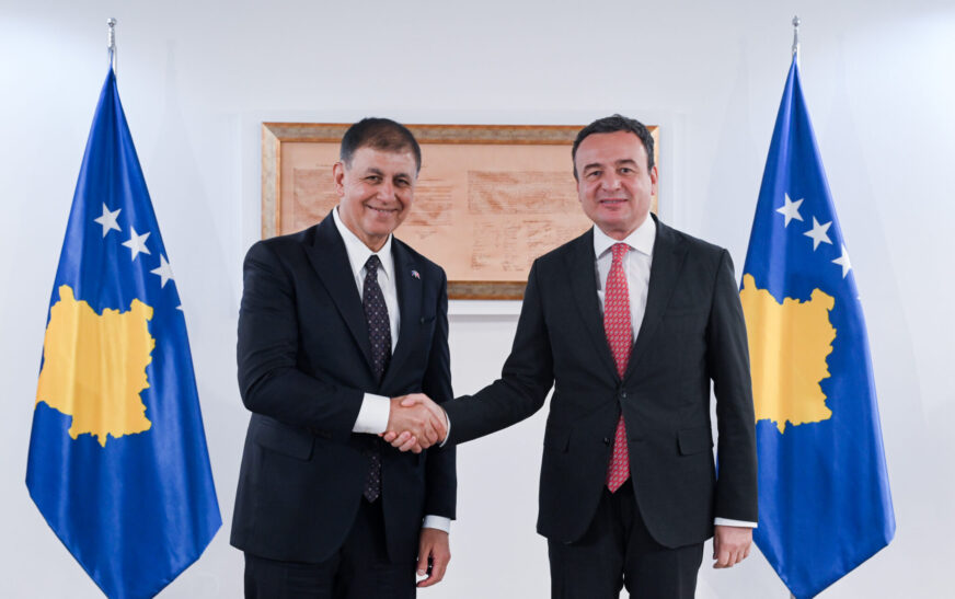 Kurti pret kryetarin e Izmirit, diskutojnë thellimin e bashkëpunimit Kosovë–Turqi