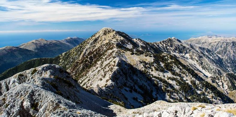 Dy turistë humbin orientimin në malin e Çikës, nisin kërkimet për shpëtimin e tyre