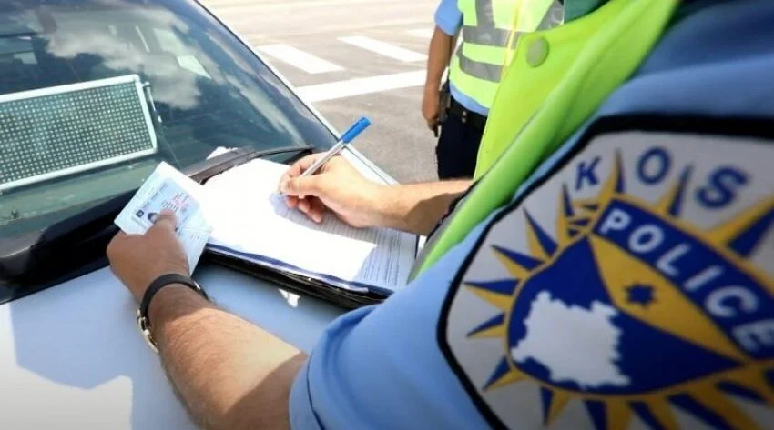 Mbi 1,900 gjoba për një javë në Gjilan, policia ndëshkon edhe shoferët që përdorin telefonin