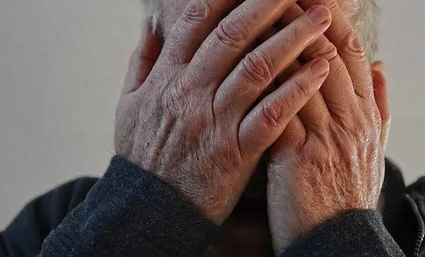 Obiliq: Babai raporton në polici se u sulmua fizikisht nga dy djemtë e tij të mitur