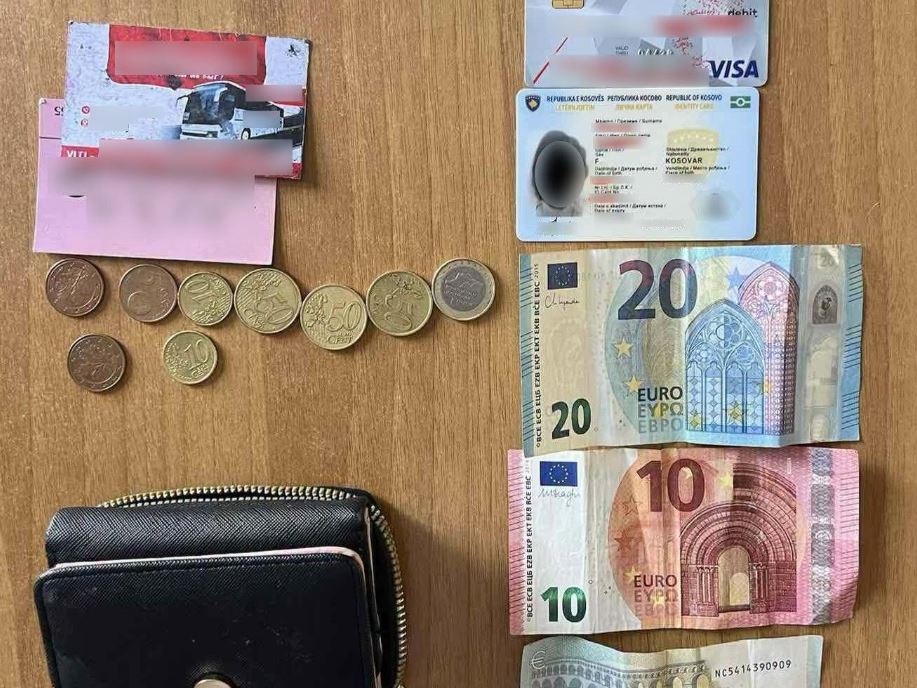 Qytetari gjen portofol me para e dokumente në Viti, e dorëzon në Polici –