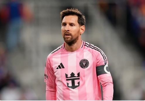 Goditi kundërshtarin me shuplakë në kokë, Messi përballet me pezullim