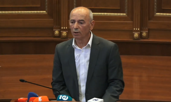 Nura nga foltorja e kuvendit: VV-ja s’ka të drejtë ta mbajë peng parlamentin