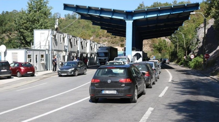 Kohëzgjatja e pritjeve kufitare për hyrje-dalje nga vendi –