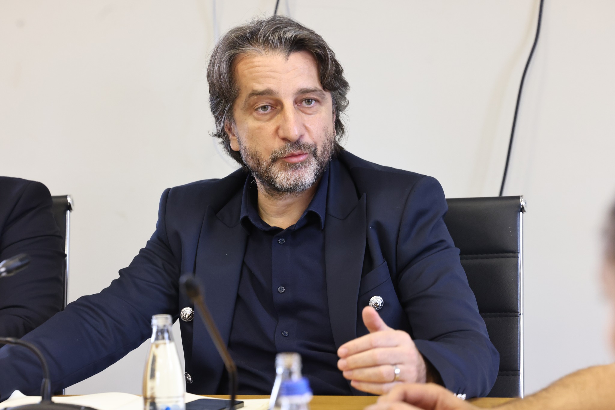 Rama i reagon ashpër Vetëvendosjes: Jeni fatkeqësia e këtij vendi!