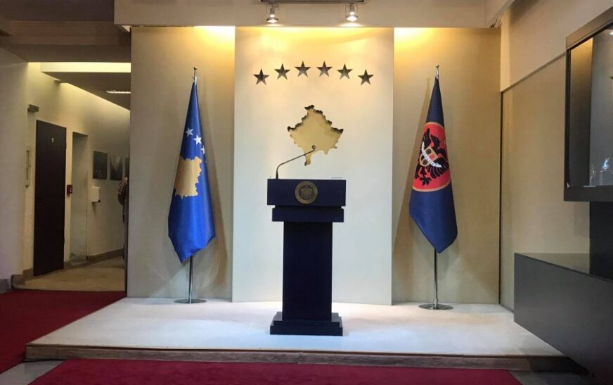 Kosova ende pa institucione të reja dhe president, partitë tregojnë kushtet për dalje nga ngërçi