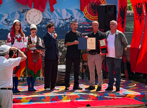 Bashkia e Tropojës i jep titullin “Qytetar Nderi”, Gëzim Arifit