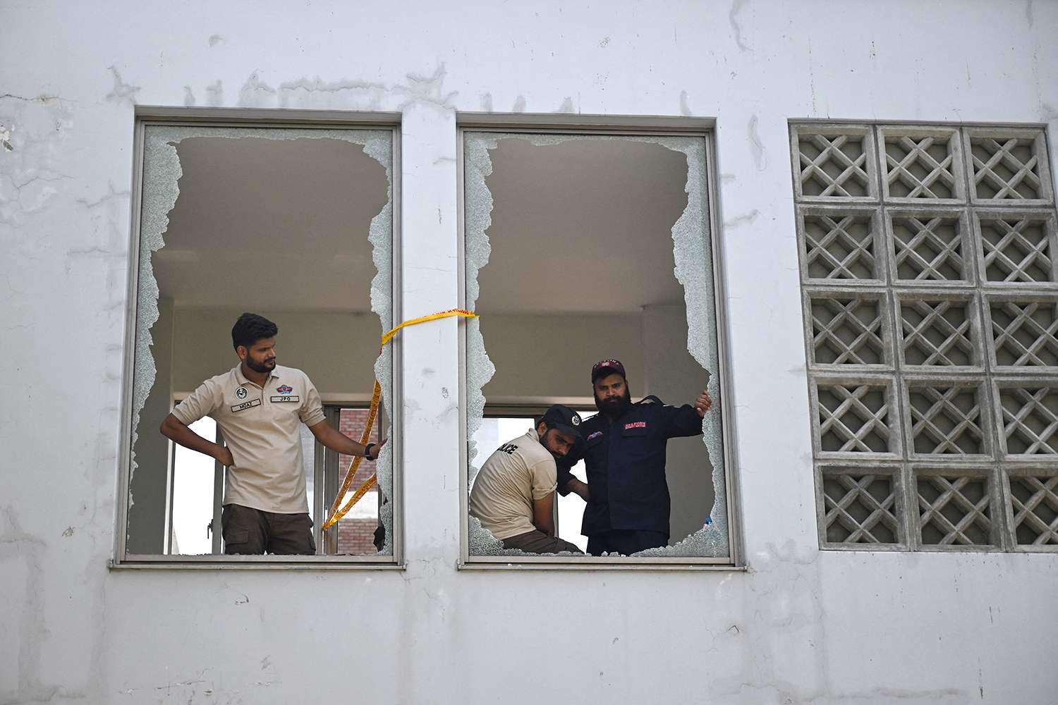 Zjarri u mori jetën 14 foshnjave në spital: Si ndodhi tragjedia në Pakistan –