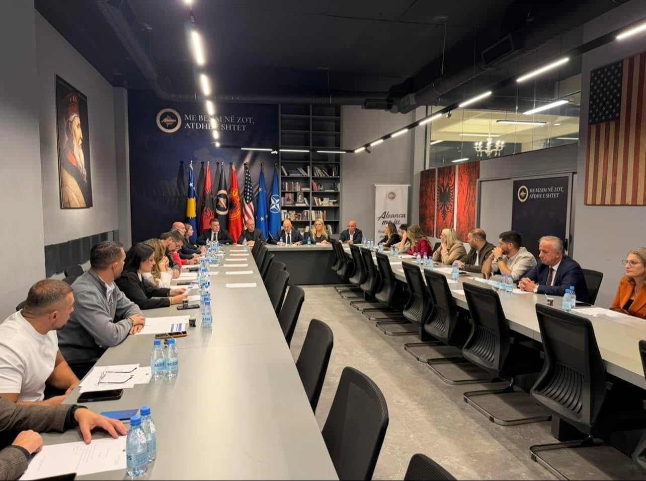 Aleanca: Ndihma ligjore për ish-krerët e UÇK-së në Hagë të mos përzihet me politika partiake –