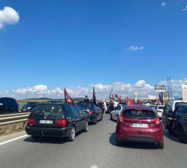 ​Mbyllet hyrja për automjete në Fushë-Kosovë