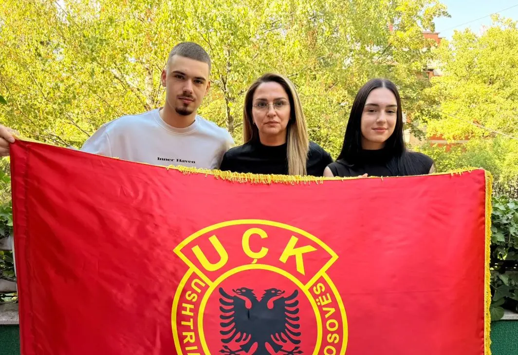 Mehmeti-Selimi: Nën hijen e këtij flamuri, gjithmonë krenarë, gjithmonë të fortë!