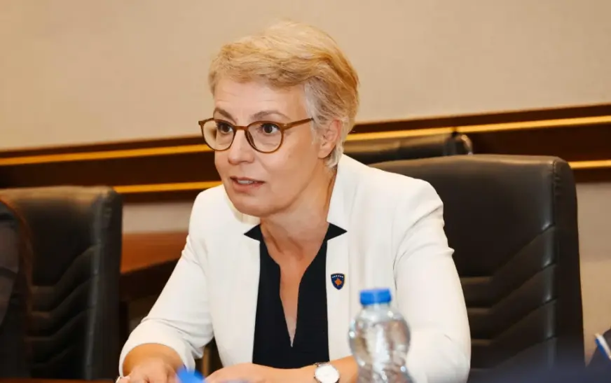 Gërvalla shmang pyetjen për vendimin e Speciales: Për të gjitha temat tjera kemi mjaft kohë –
