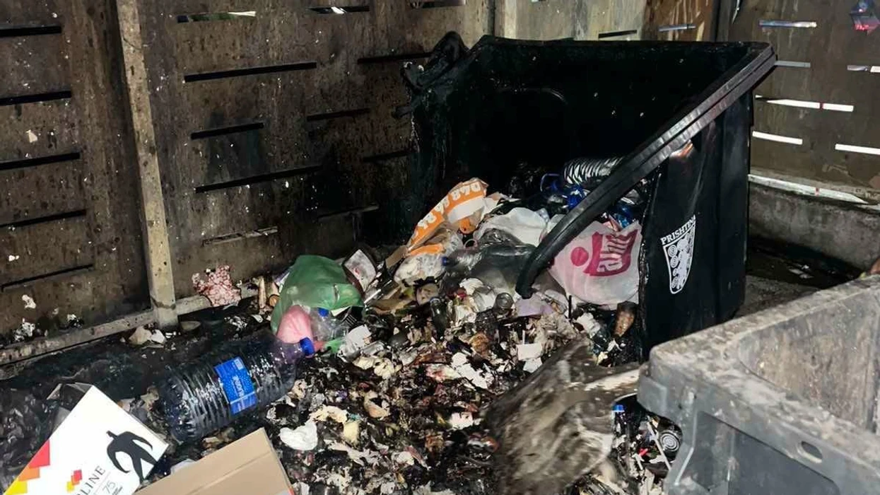 Digjen 7 kontejnerë brenda një nate në Prishtinë, “Pastrimi” apelon për kujdes
