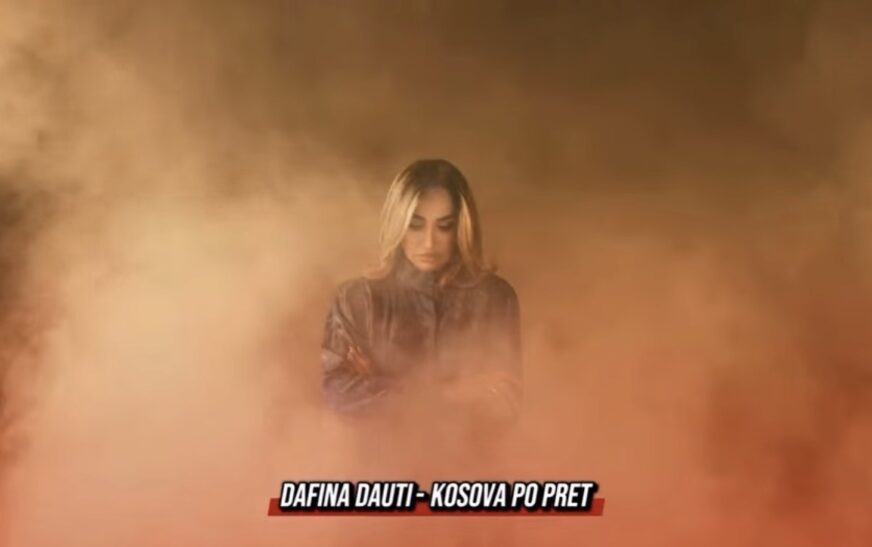 Dafina Dauti publikon këngën e re “Kosova Po Pret”, me tekst nga Bediha Emini