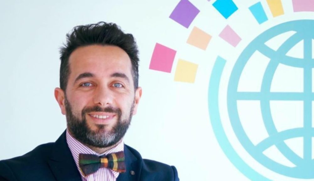 “Turp historik”, Muharremi kritikon mungesën e krerëve të institucioneve në Marshin për Liri
