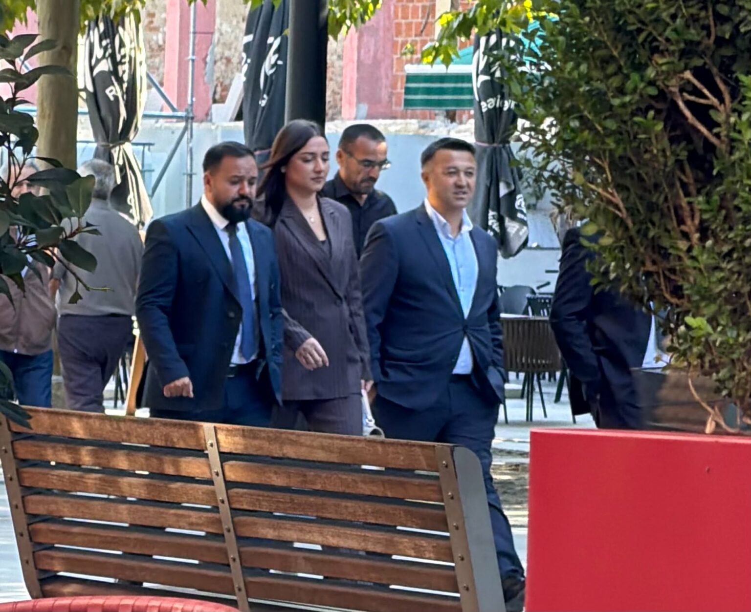 PLE e nis ditën në Qeveri, a po kërkon hise nga Kurti?