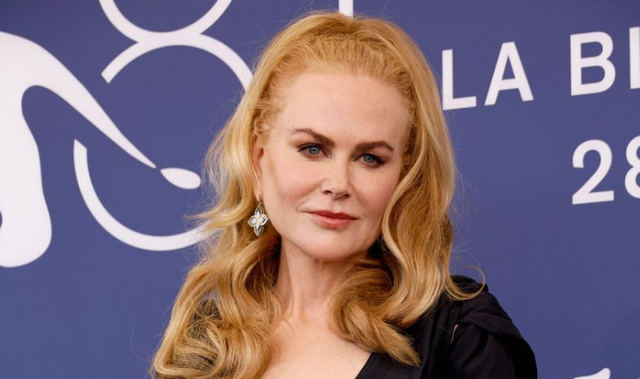 Nicole Kidman rikthen elegancën e xhinseve të gjera, ky kombinimi po tërheq vëmendjen në New York