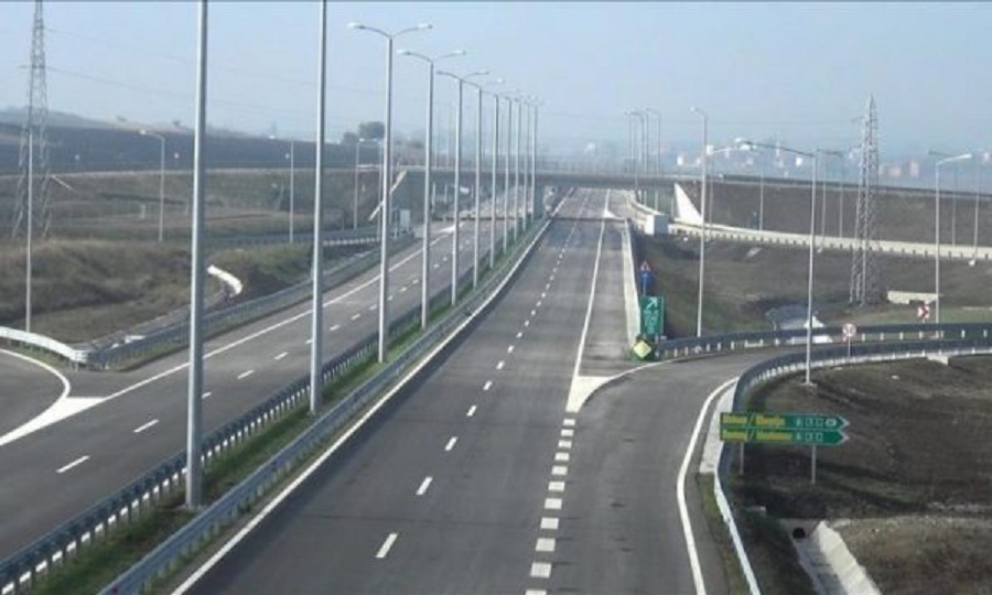Ministria shpall tenderin 3 milionë euro për 6.4 kilometra rrugë, përfshihet edhe lidhja me Aeroportin e Prishtinës