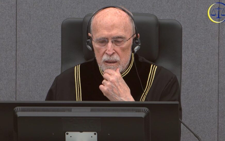 LIVE nga Haga, Smith: Çështja nuk ka të bëjë me legjitimitetin e UÇK-së, por veç me të akuzuarit
