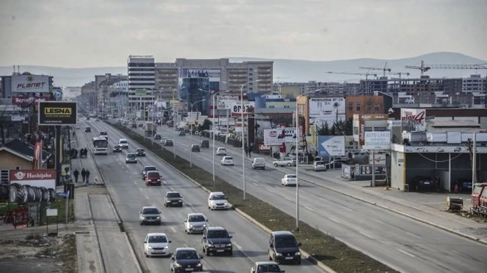 Policia paralajmëron bllokimin e rrugëve në Prishtinë e Fushë-Kosovë të dielën