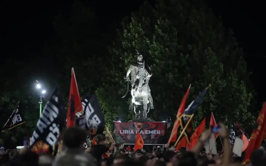 Dita 6: Sonte protestohet sërish, shqiptarët në këmbë për çlirimtarët
