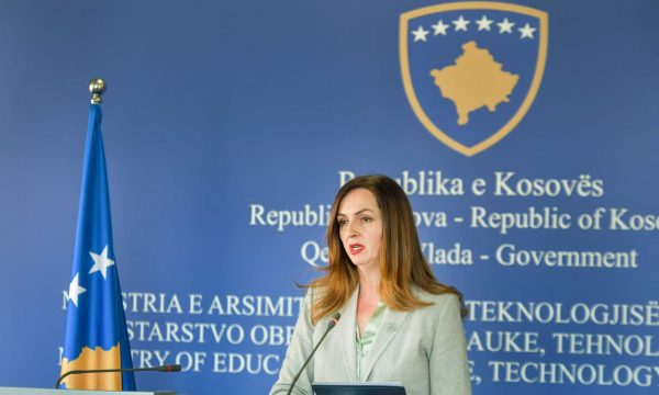 Nagavci s’ndihet përgjegjëse për rezultatet në PISA: Ndihem shumë mirë, rezultatet në arsim nuk shihen brenda natës