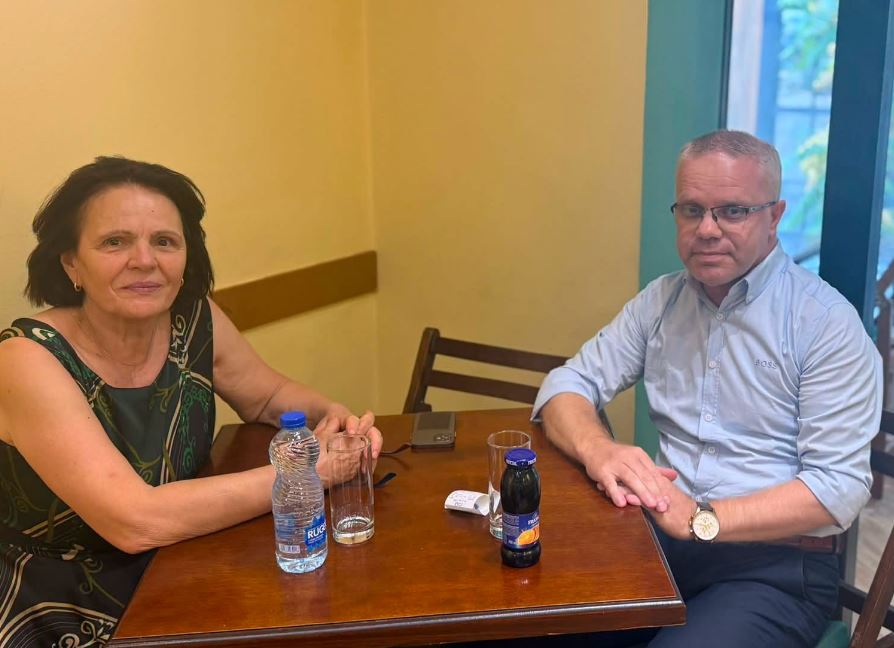 Në pritje të drejtësisë/ Bajraktari takohet me bashkëshorten e Jakup Krasniqit