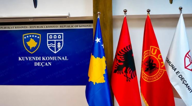 Pas aktgjykimit në Hagë, Kuvendi i Deçanit mblidhet urgjentisht –