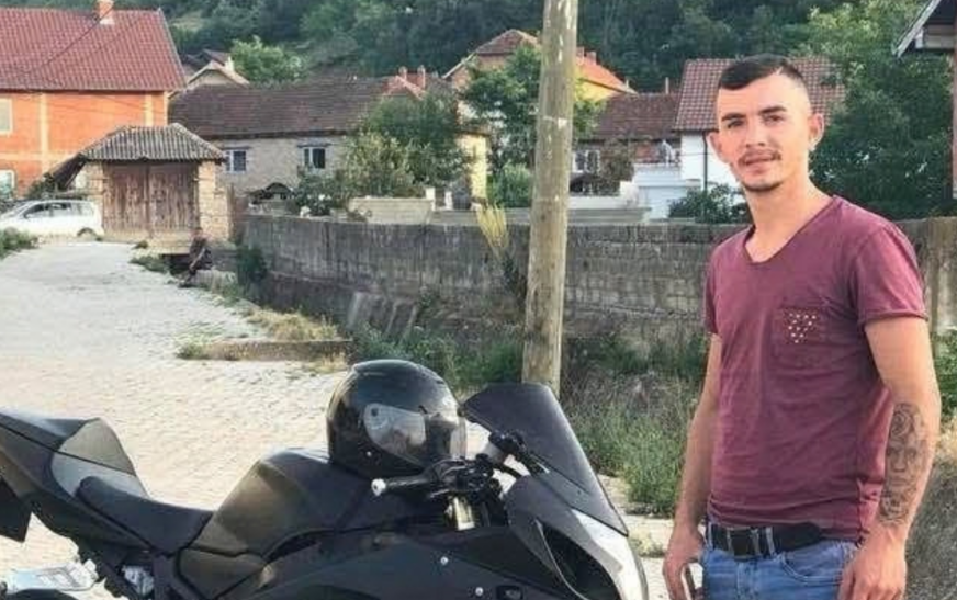 Ky është 32-vjeçari nga Prizreni që humbi jetën në aksidentin mes motoçikletës dhe veturës –