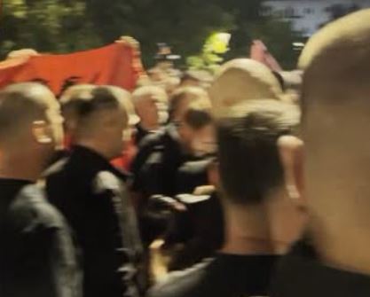 “Për shpifuna nuk ka falje”, protestuesit kërkojnë llogari nga Kurti –