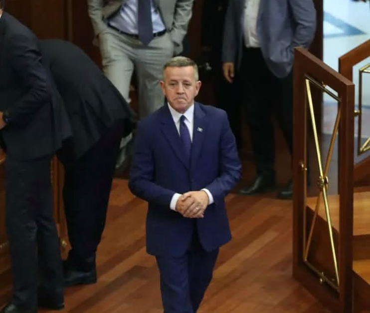 Mustafa bën thirrje për koalicion LVV-PDK: Kosovës i duhet unitet dhe drejtim i ri –