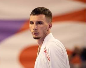 Fitore historike për Kosovën – Islam Selmani siguron medaljen e parë të artë në karate në “Taranto 2026” –