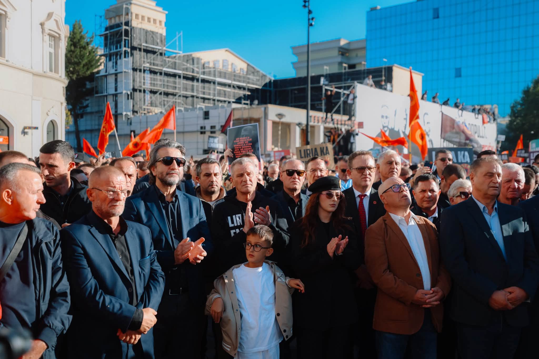 Rama publikon pamje nga protesta: Edhe sot bashkë për drejtësi –