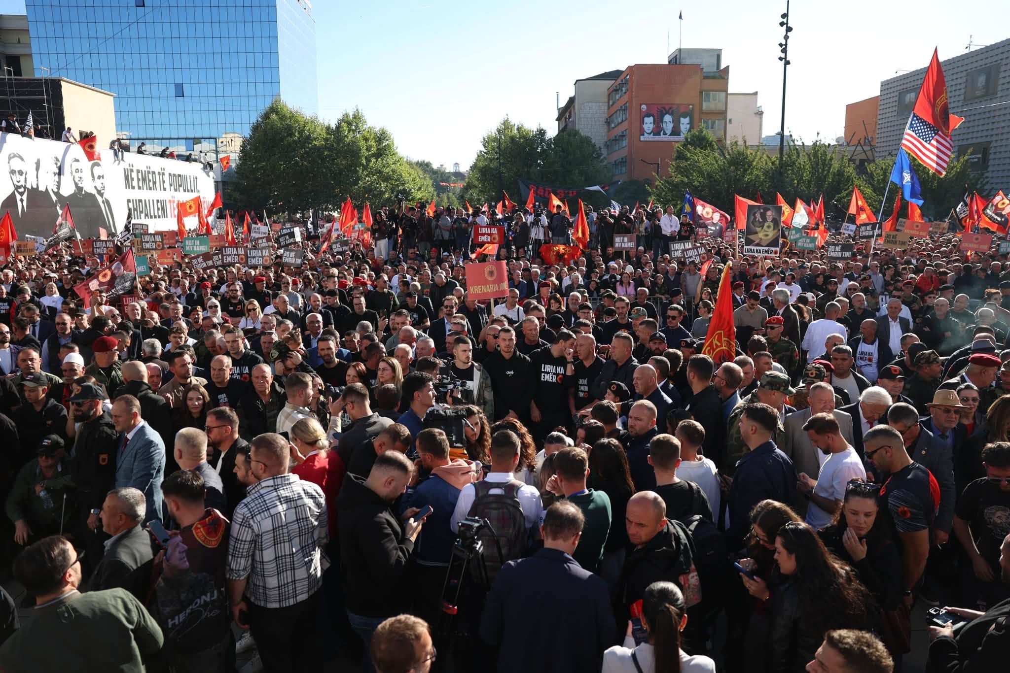 Mbi 100 mijë njerëz morën pjesë në protestën e 1 Tetorit –