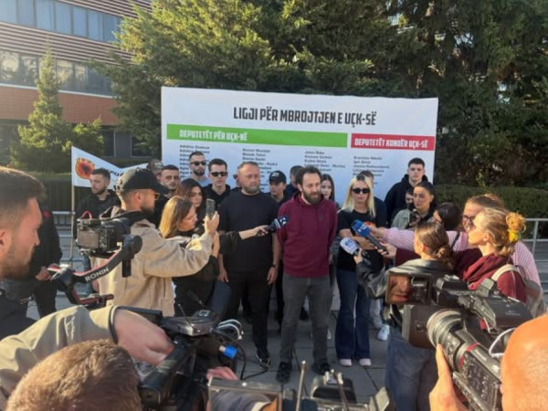 ​“Jo në emrin tim, deputetëve: Seancë të jashtëzakonshme, Ligji për Specialen të shqyrtohet në Kuvend