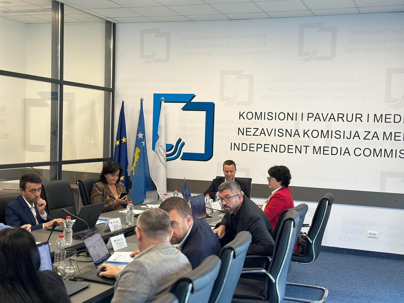 “Radio Policia e Kosovës” – KPM-ja miraton transmetimin eksperimental