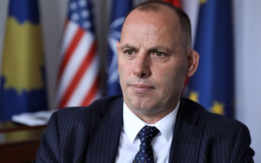 Lladrovci për Thaçin: Ai e do Kosovën më shumë se veten