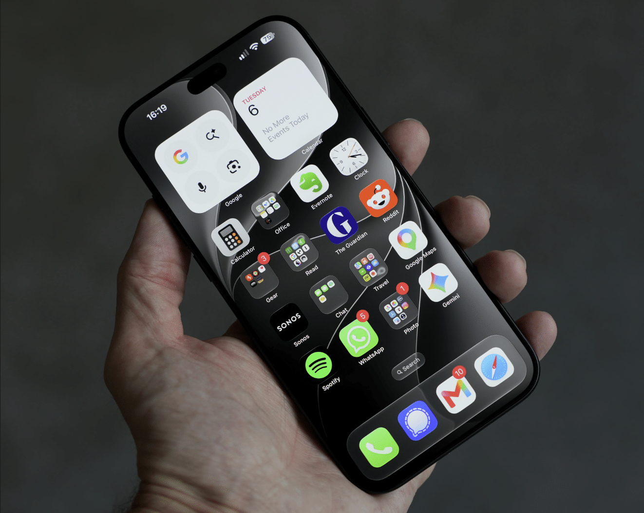 Rishikimi i iPhone 18 Pro Max: Supertelefoni më i madh, më i rëndë dhe me jetëgjatësinë më të madhe i Apple