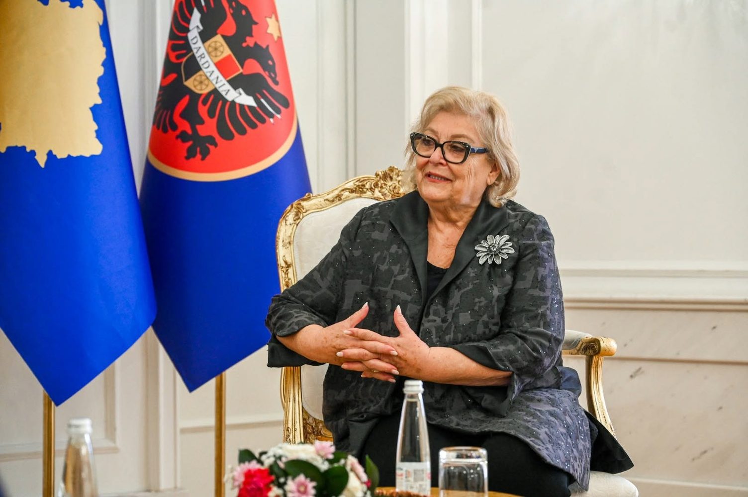 Presidentja fton banorët e Luginës të votojnë nesër në zgjedhjet serbe: Më shumë deputetë shqiptarë e zë më të fuqishëm