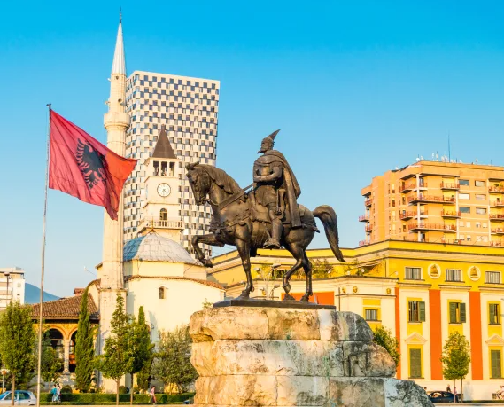 Kërcënime ndaj institucioneve në Shqipëri: Do të vrasim shqiptarë derisa ta njihni Kosovën si territor të Serbisë