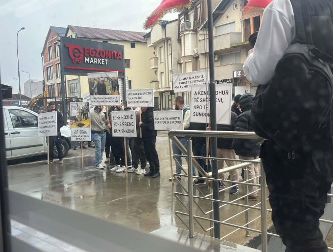 Vazhdojnë protestat në Podujevë/ Xhemati kundërshton emërimin e imamit nga Bashkësia Islame