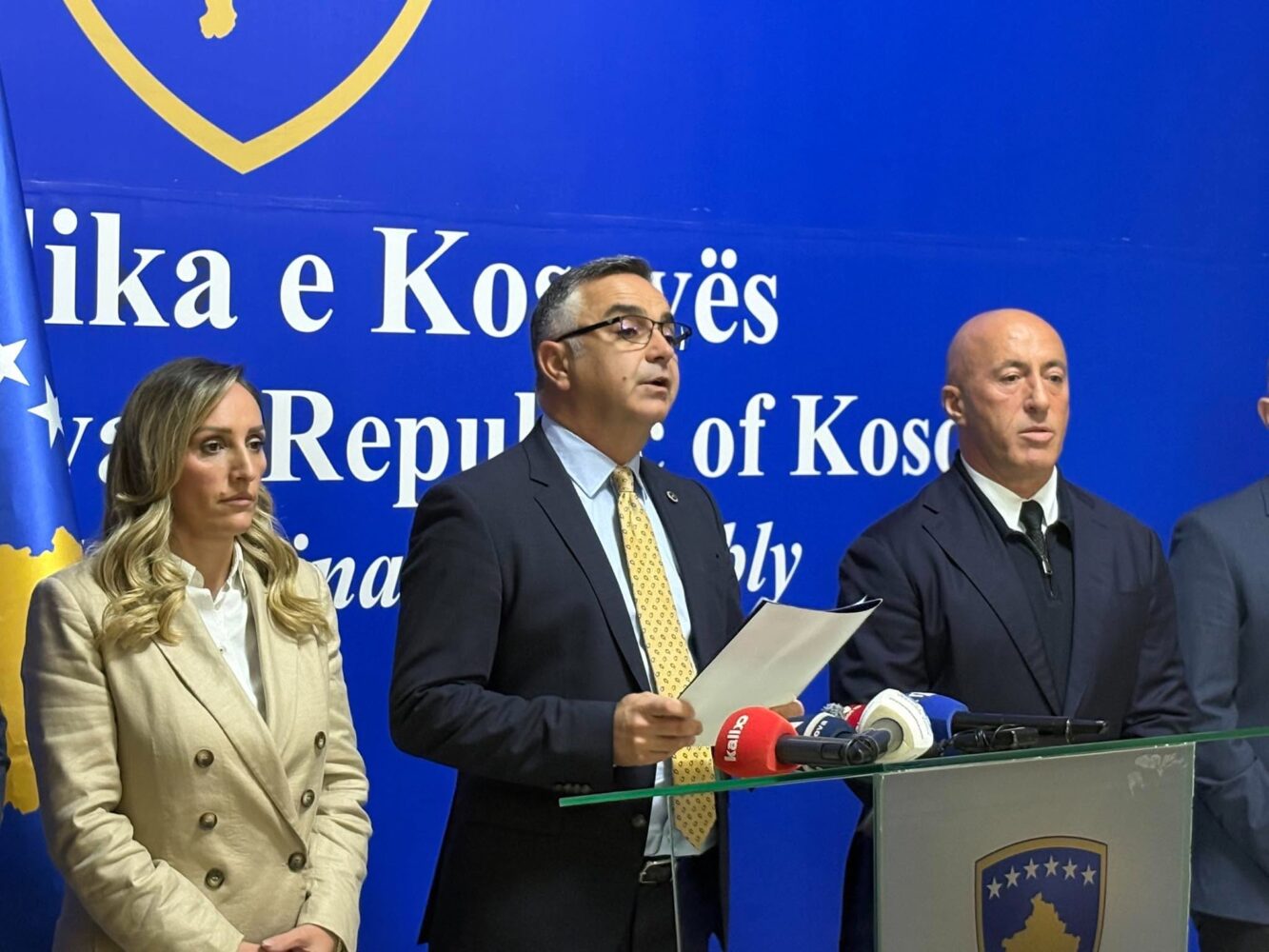 Tahiri u bën thirrje deputetëve: Kthehuni në Kuvend dhe votojeni Ligjin për Dhomat e Specializuara