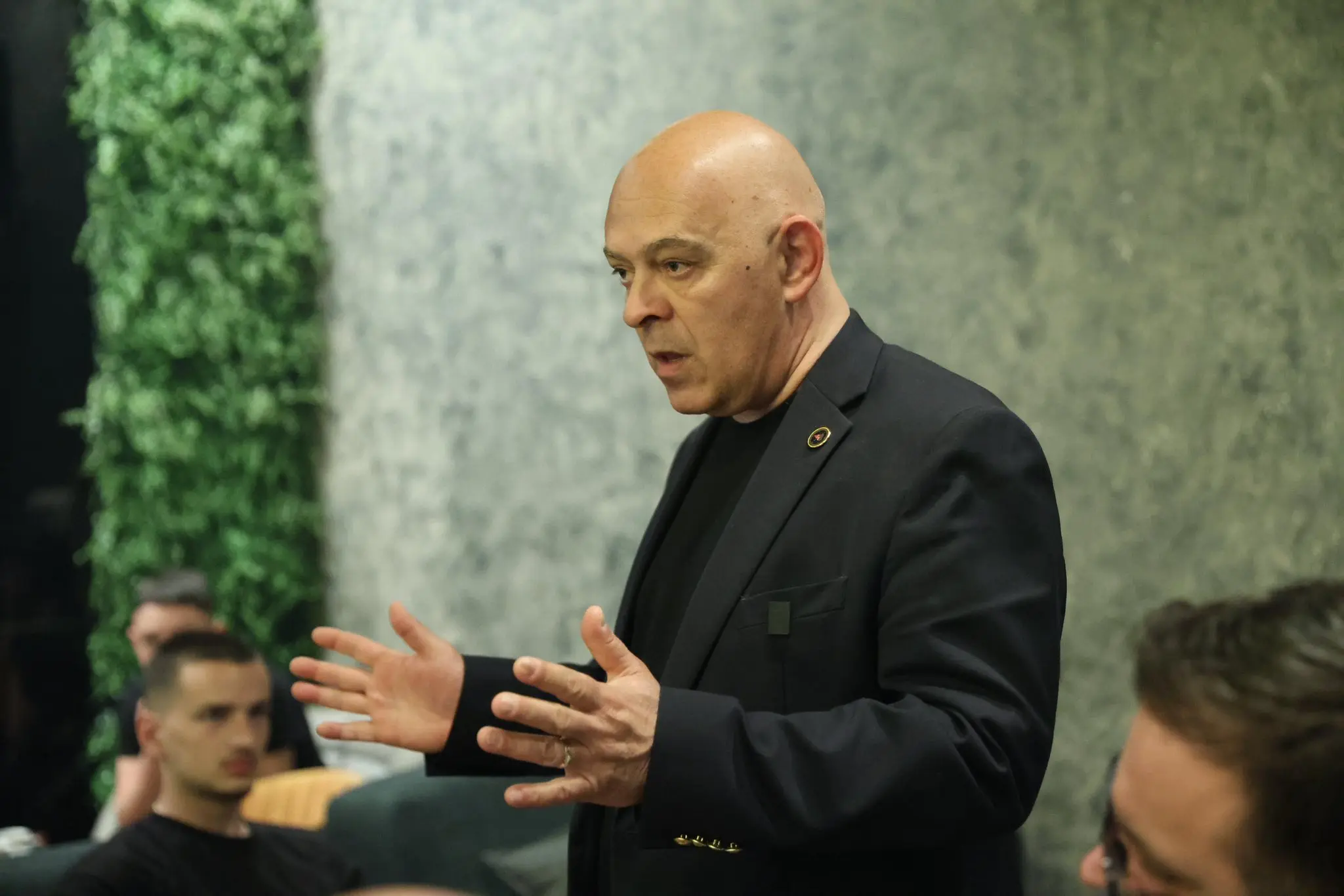 Gjini për shkarkimin e Isufajt: Kosova bëri edhe një hap të madh drejt totalitarizmit –